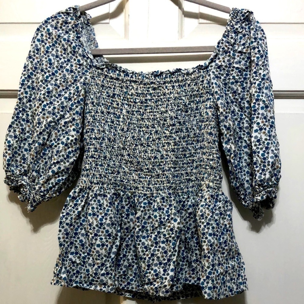 𝅺max Studio Floral  Print Smoked Top Size Small